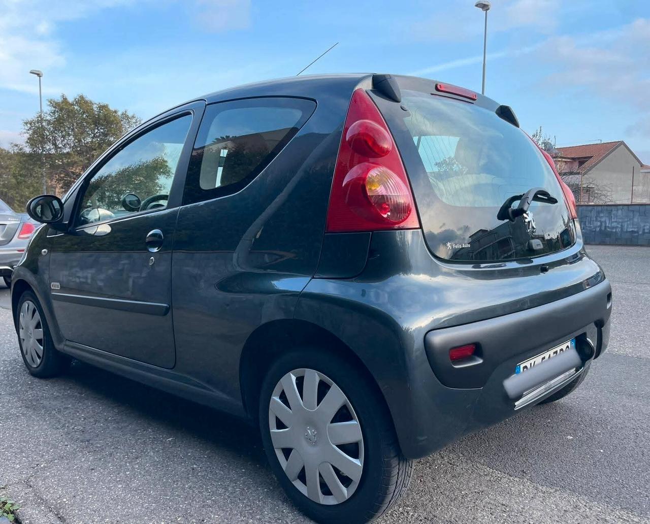 Peugeot 107 1.0 68CV 3p. Plaisir