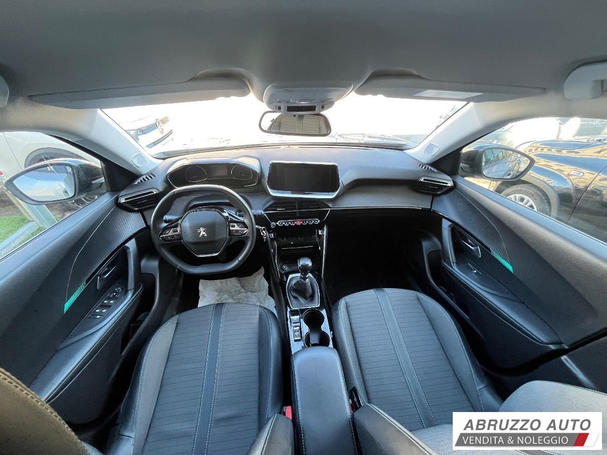 PEUGEOT 2008 PureTech 130 Allure 57.000 KM