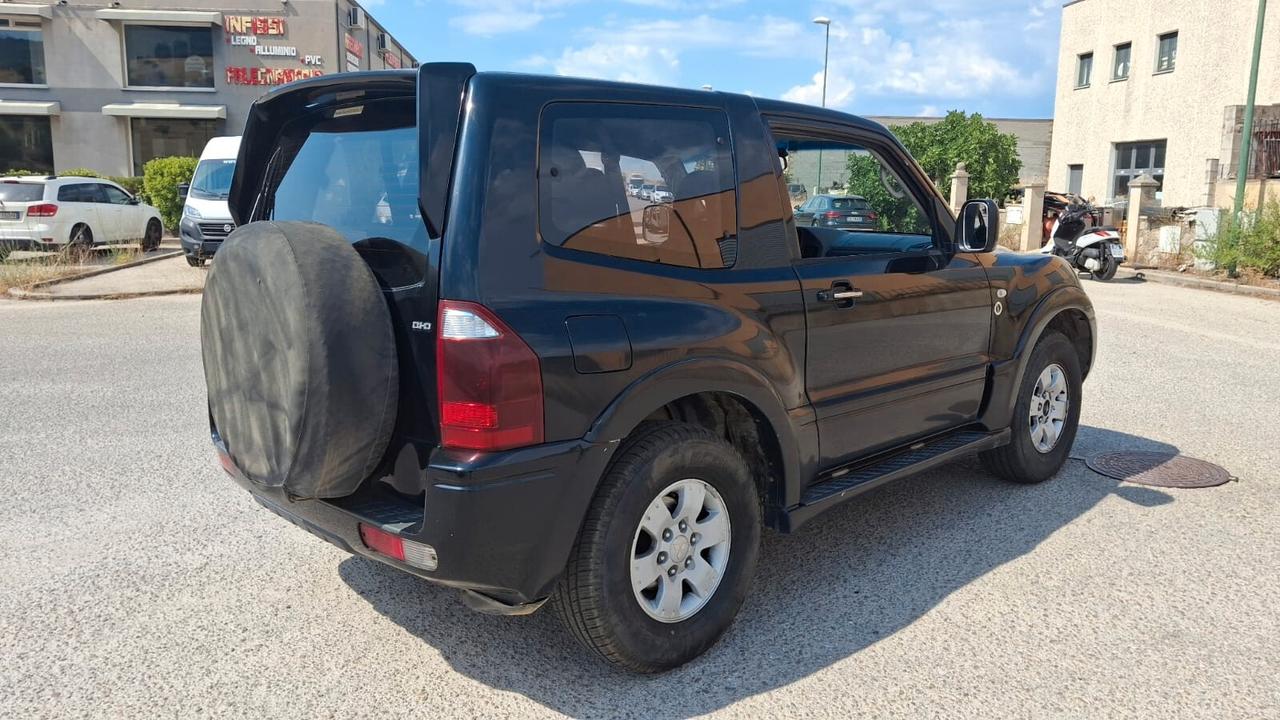 Mitsubishi Pajero 3.2 DI-D 16V 3p. Intense DPF