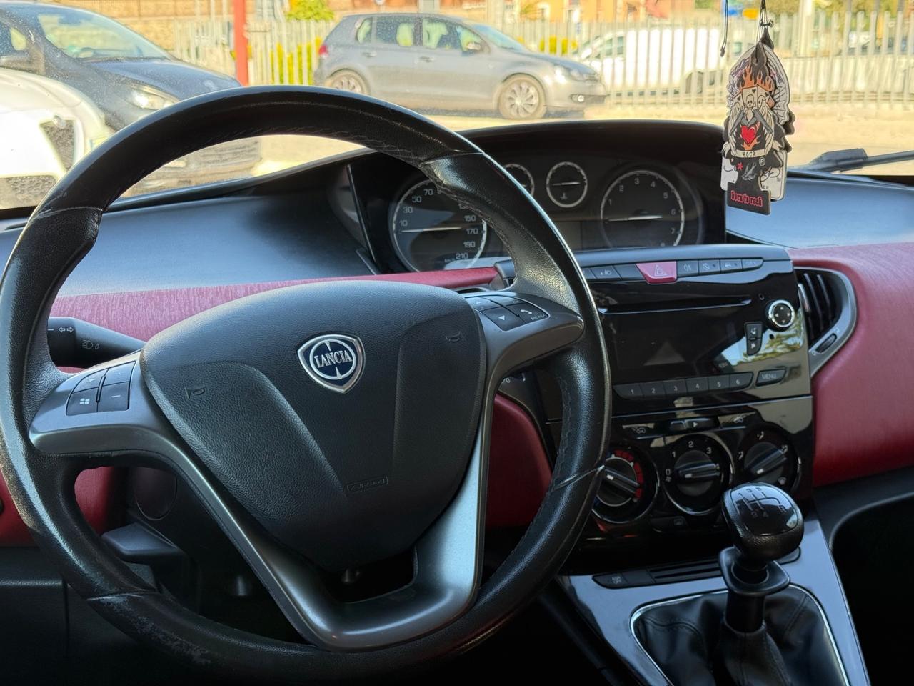 Lancia Ypsilon 1.2 69 CV 5 porte S&S Gold