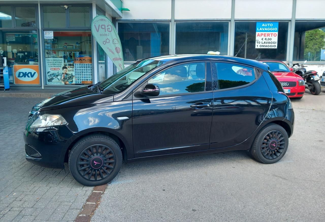 Lancia Ypsilon 1.2 EURO 6 Platinum