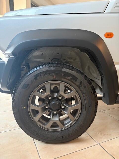 Suzuki Jimny 1.5 5MT all grip 4 porte
