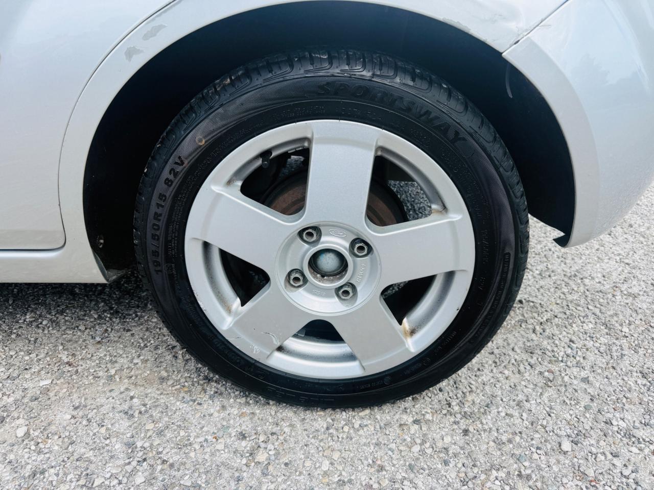 Ford Fiesta 1.4 16V 5p. Ghia