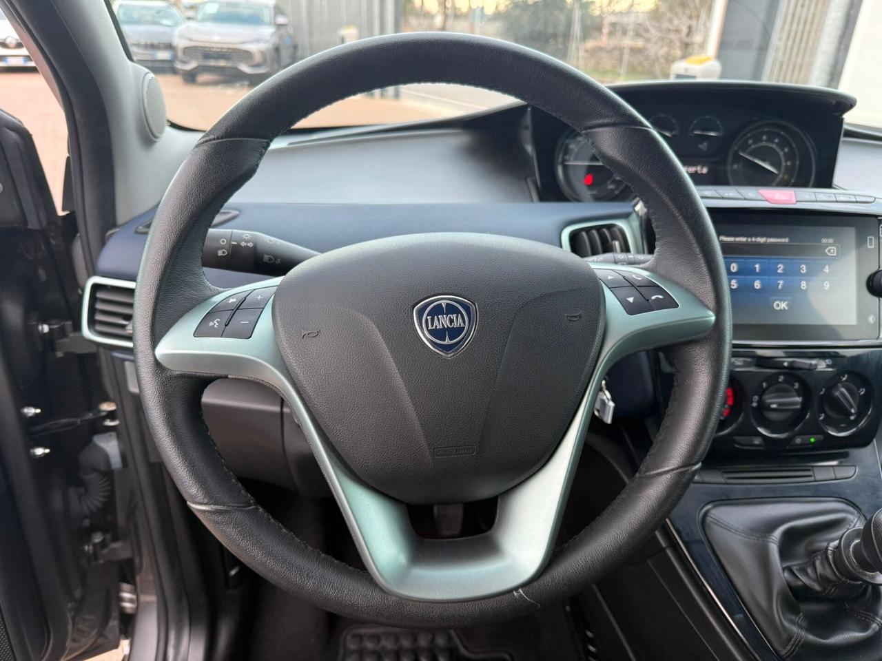 Lancia Ypsilon 1.0 FireFly 5 porte S&S Hybrid Platino