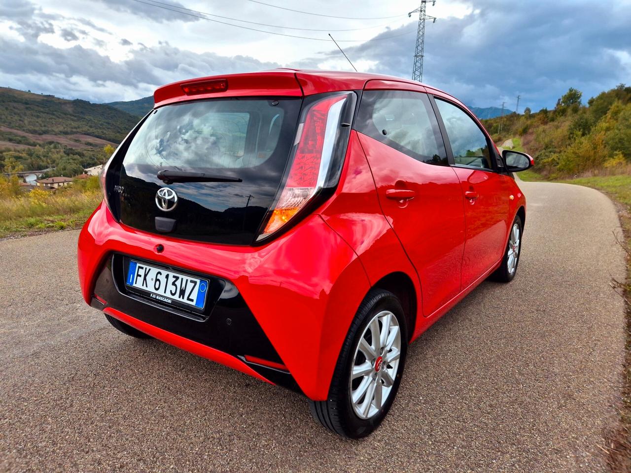 Toyota Aygo 1.0 VVT-i 69 CV 5 porte x-cool TSS