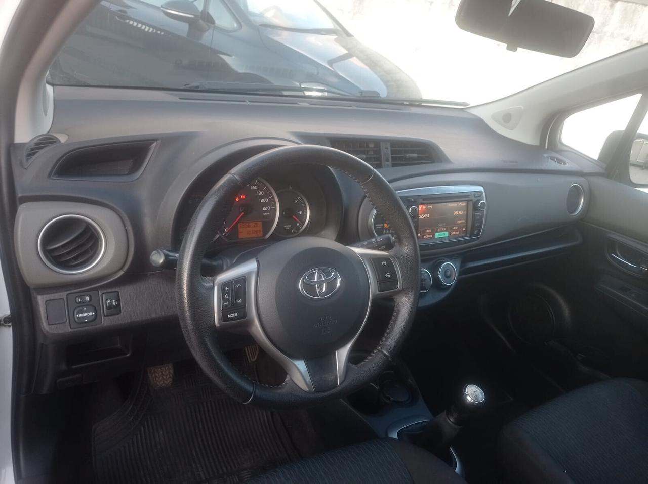 Toyota Yaris 1.0 5 porte Lounge -2012