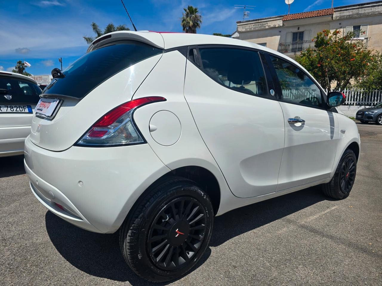 LANCIA Y 0.9METANO 85CV ECOCHIC MYA