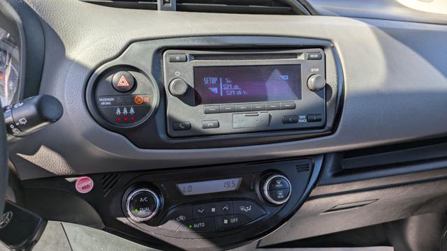 TOYOTA Yaris Hybrid Cool 1.5cc 72cv AUTOMATICA CLIMATIZZATORE