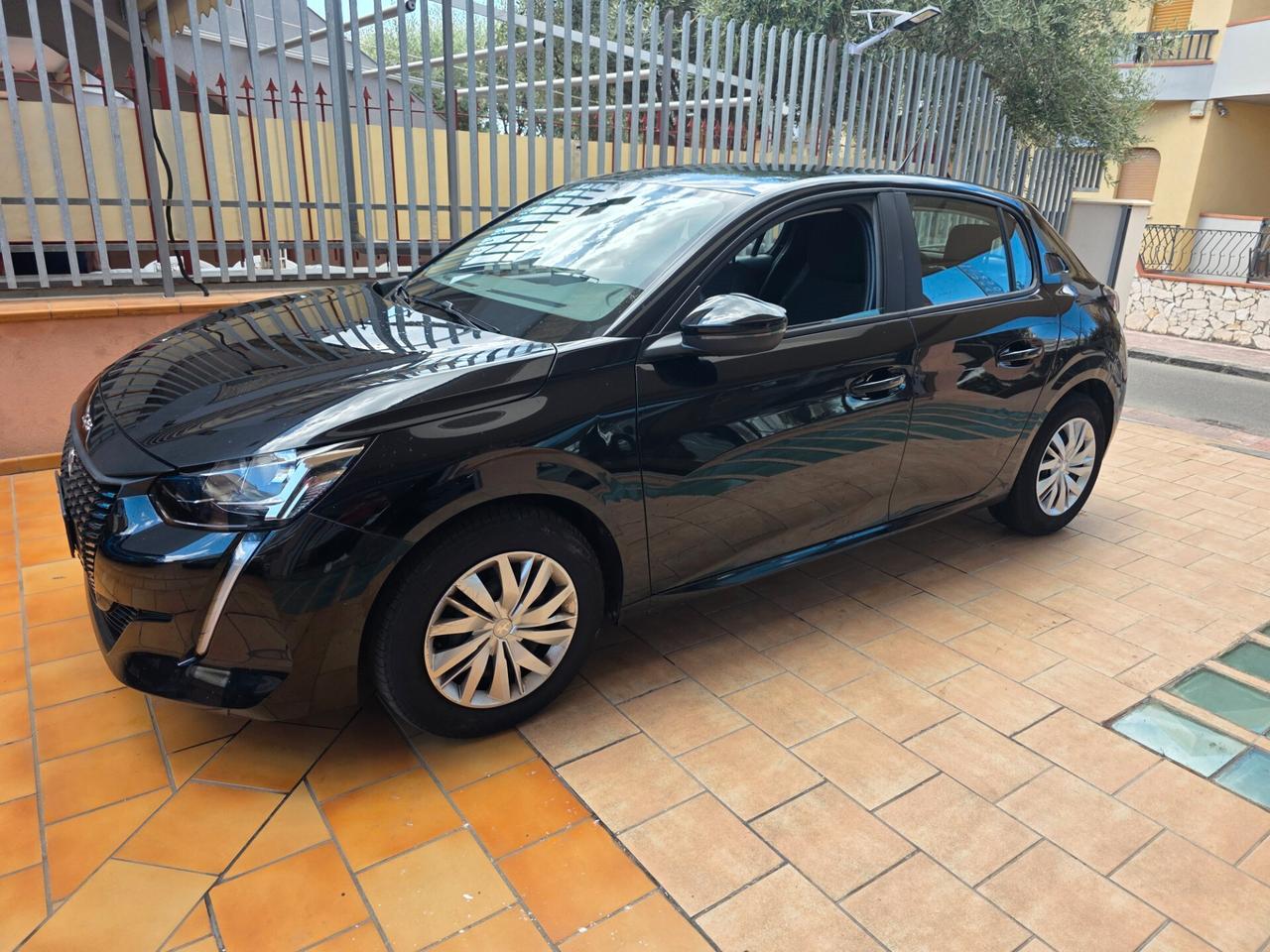 Peugeot 208 1.2 Active Pack 2022 39000km Unicopr