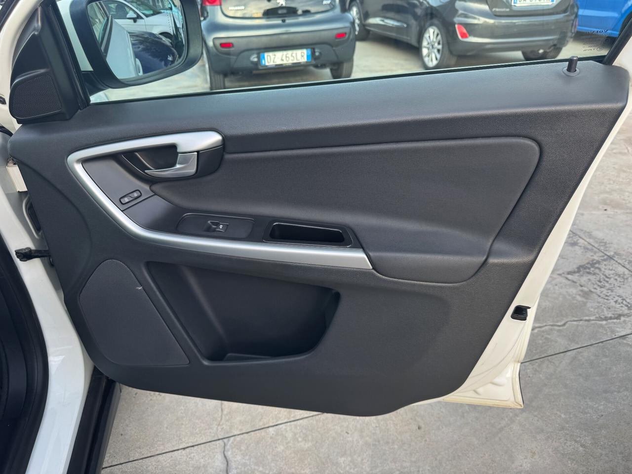 Volvo XC 60 XC60 DRIVe / AUTOCARRO N1