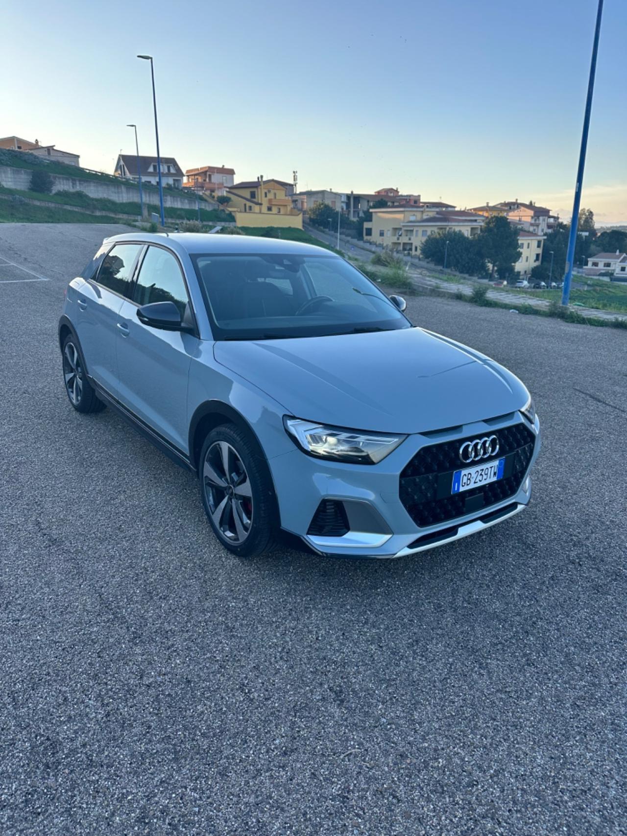 Audi A1 citycarver 30 TFSI S tronic Admired