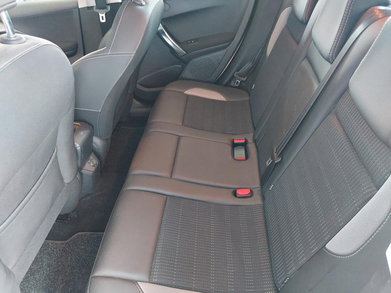 Peugeot 2008 BlueHDi 120 S&S Allure