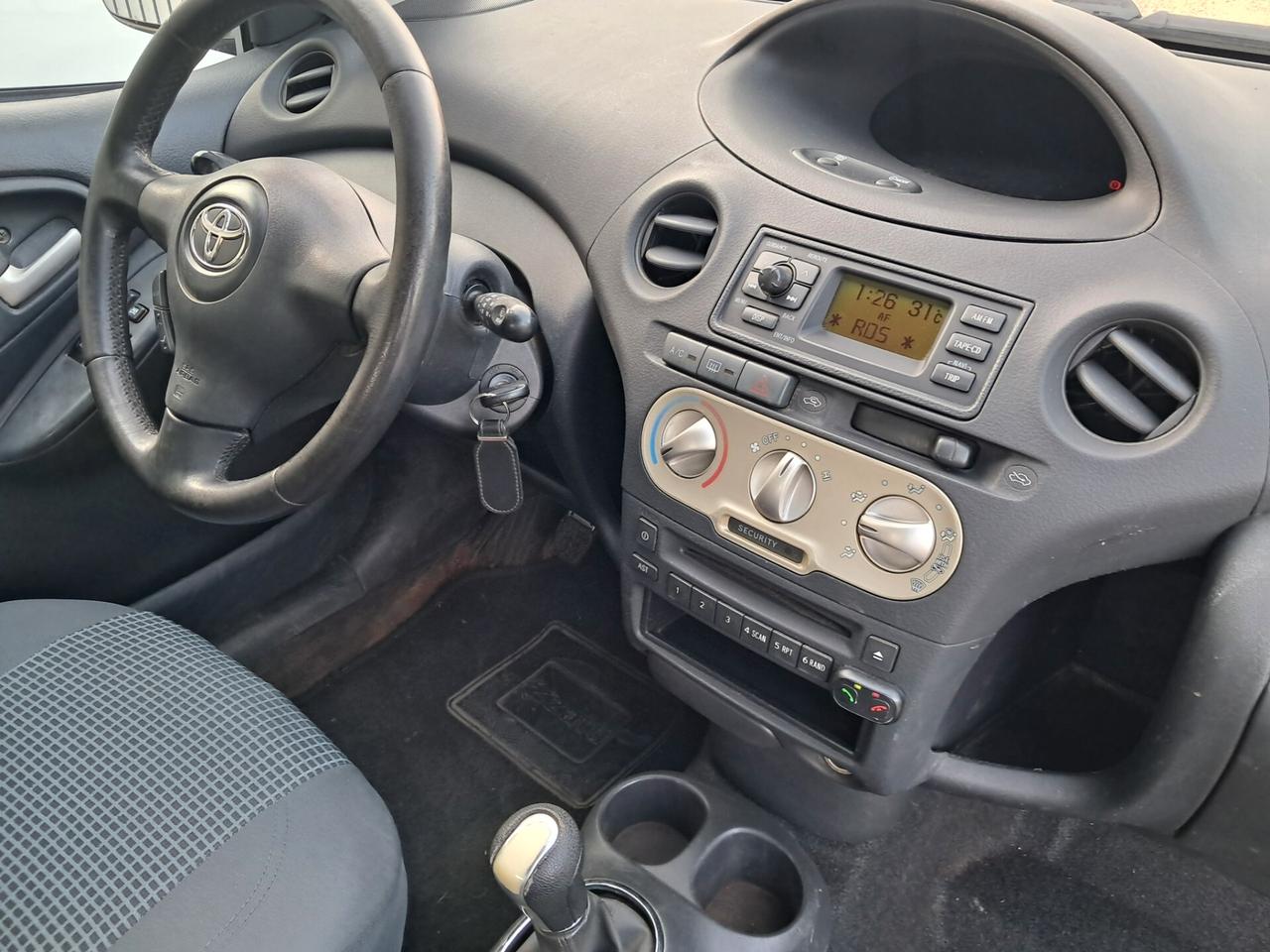 TOYOTA YARIS BENZINA