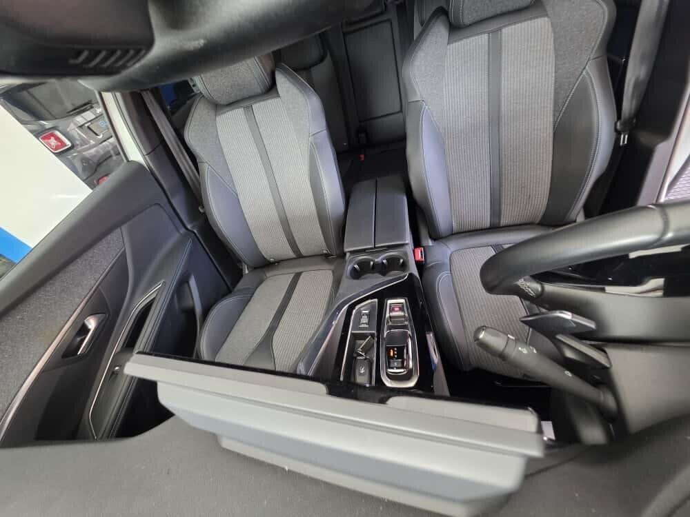 Peugeot 3008 Allure 1.5hdi 2023 EAT8 12000km PROMO