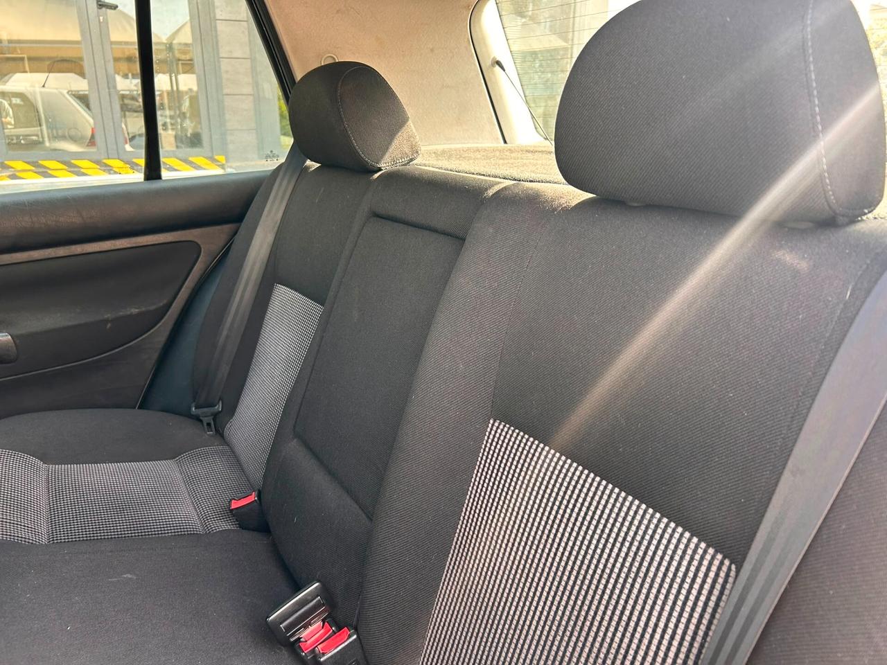 Volkswagen Golf 1.8 cat 5 porte Highline