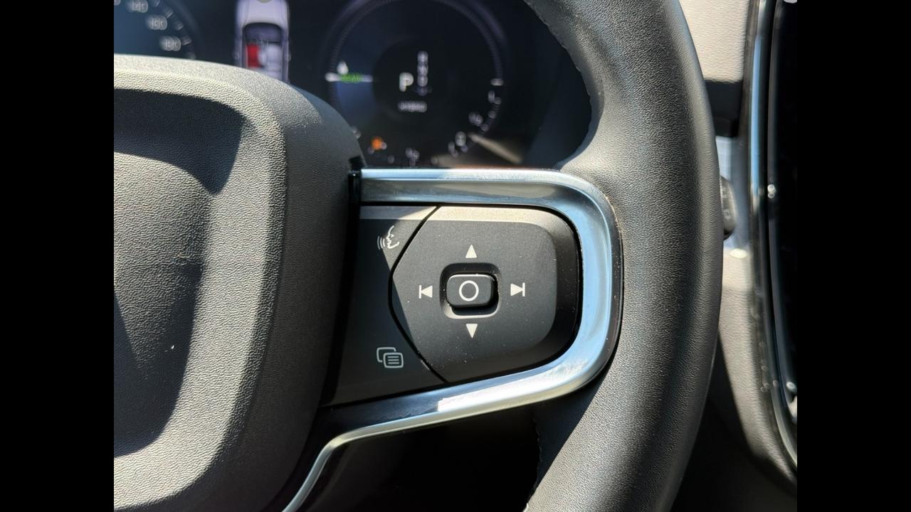 VOLVO XC40 2023 - XC40 1.5 t4 recharge phev Core auto
