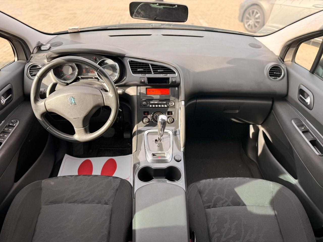 Peugeot 3008 1.6 HDi 110CV cambio robotizzato Business