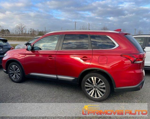 MITSUBISHI Outlander 2.0 2WD CVT Diamond