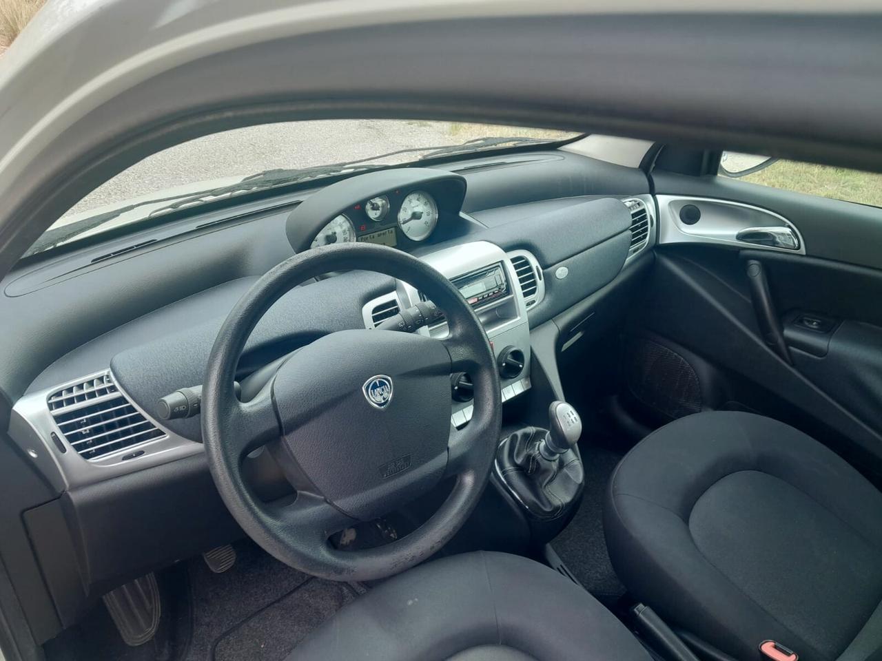 Lancia Ypsilon 1.2 69 CV