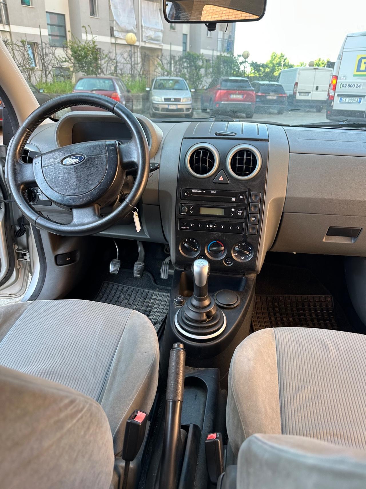 Ford Fusion 1.6 16V 5p. Plus