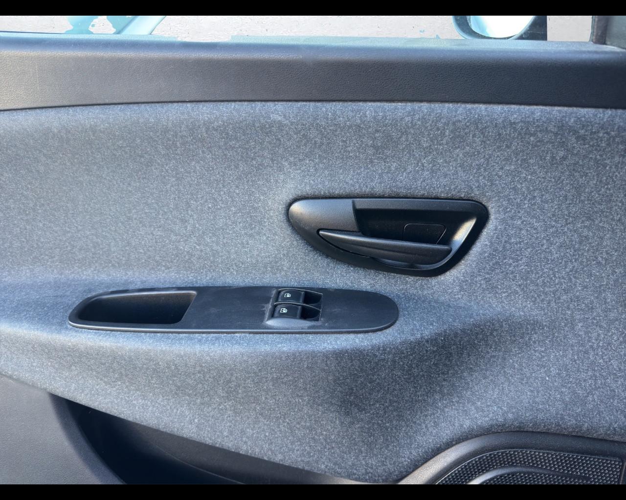LANCIA Ypsilon 3ª serie - Ypsilon 1.2 69 CV 5 porte Silver