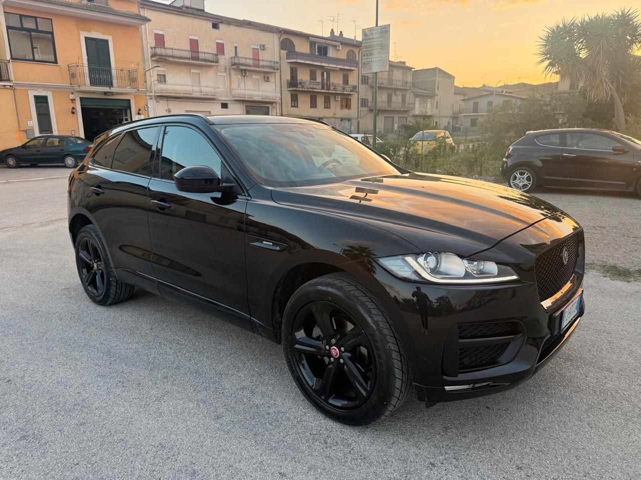 Jaguar F-Pace 2.0 D 180 CV AWD R-Sport