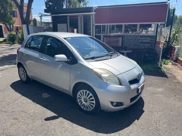 Toyota Yaris 1.3 BENZINA - POCHI KM - 2010