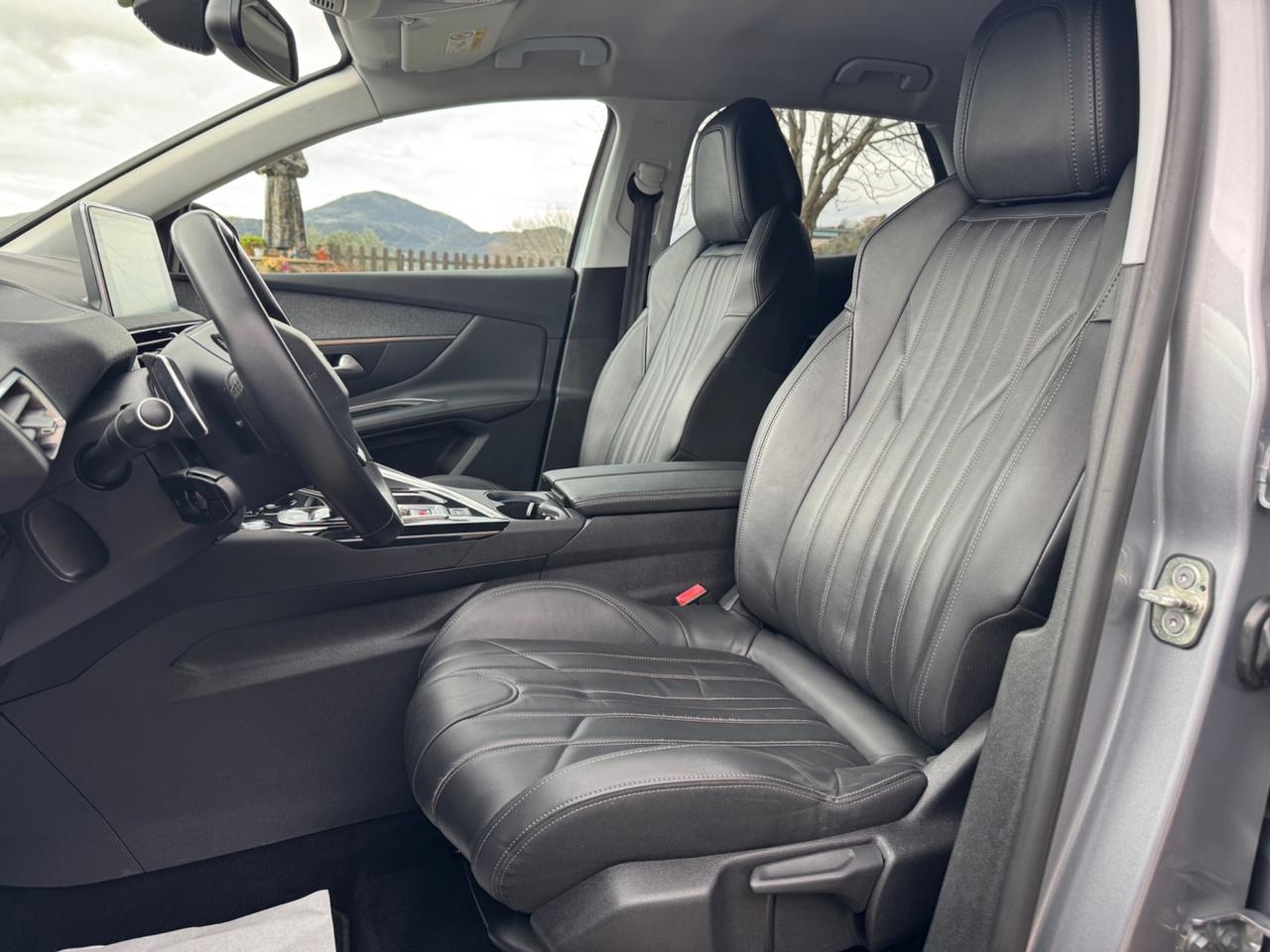 Peugeot 3008 BlueHDi 130 S&S EAT8 Allure