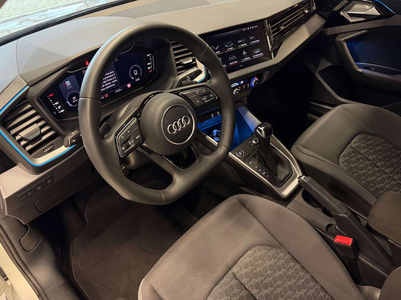 Audi A1 A1 Sportback 30 1.0 tfsi Identity Black 116cv s-tronic