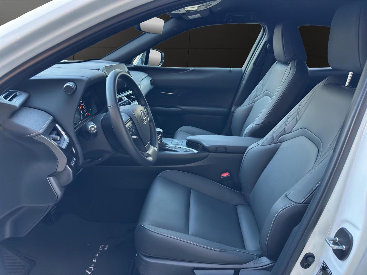 Lexus UX 250h 2.0 Design 2wd cvt