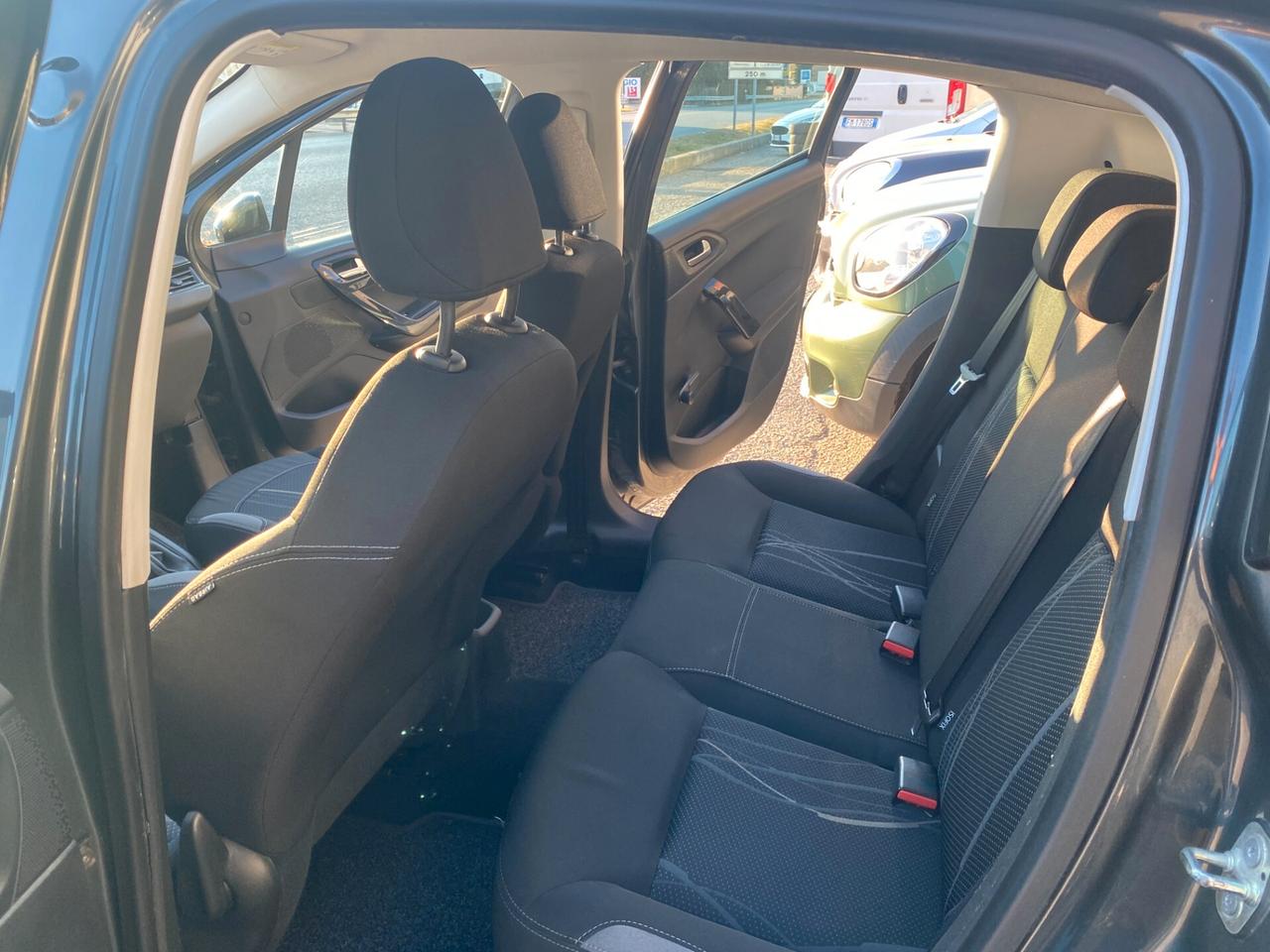 Peugeot 208 1.4 HDi 68 CV 5 porte Active