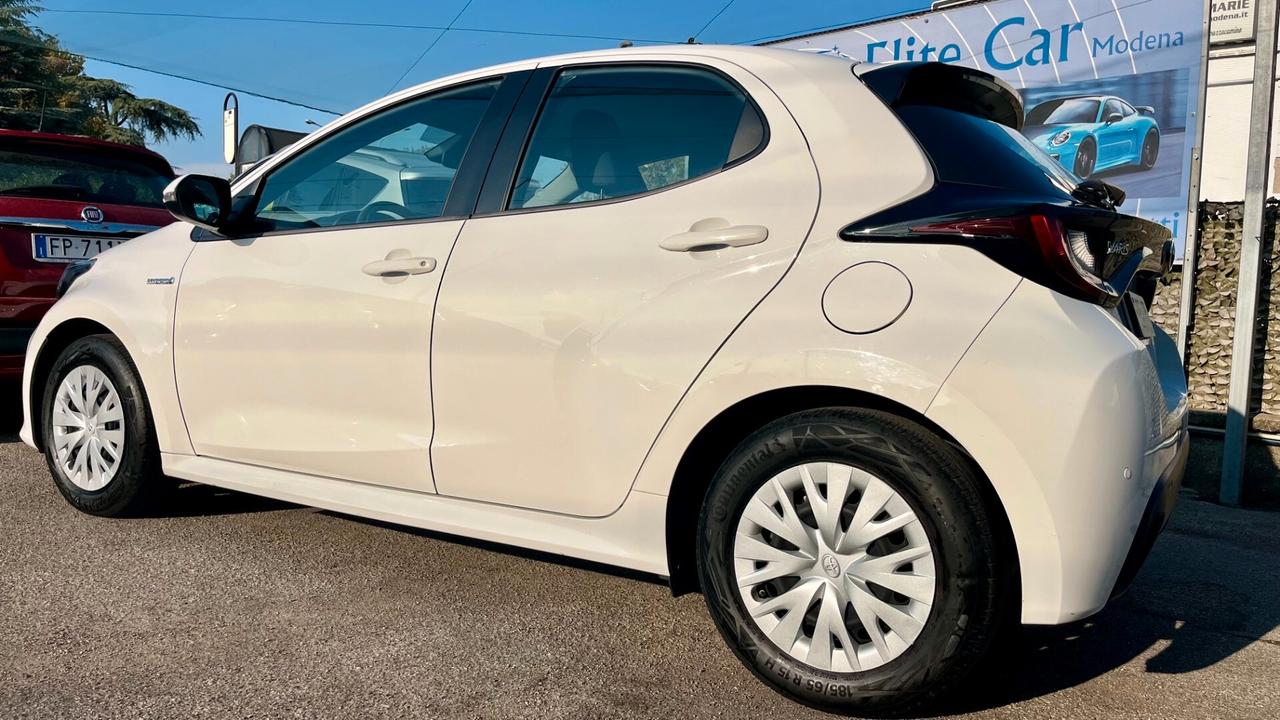 Toyota Yaris 1.5h Active " NON VINCOLI / TAGLIANDI TOYOTA "