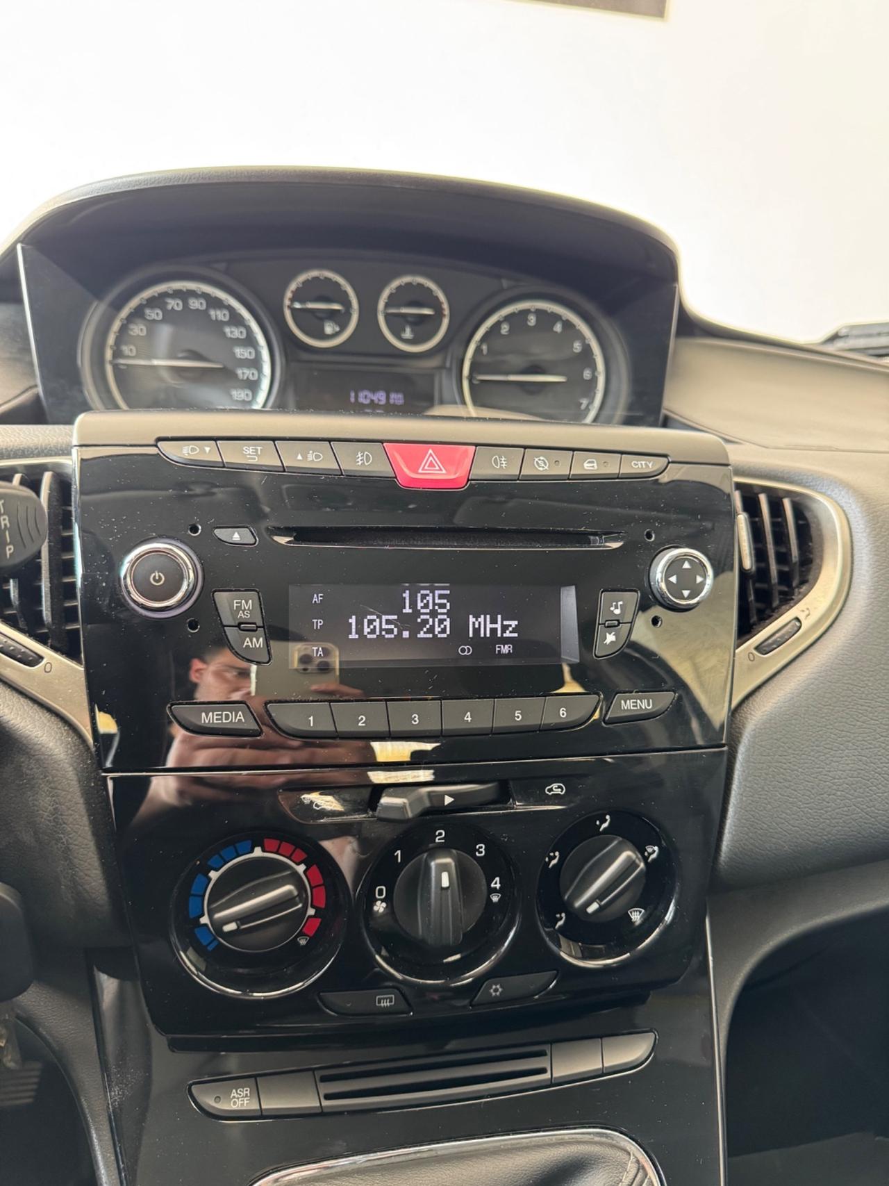 Lancia Ypsilon 1.2 69 CV 5 porte Platinum