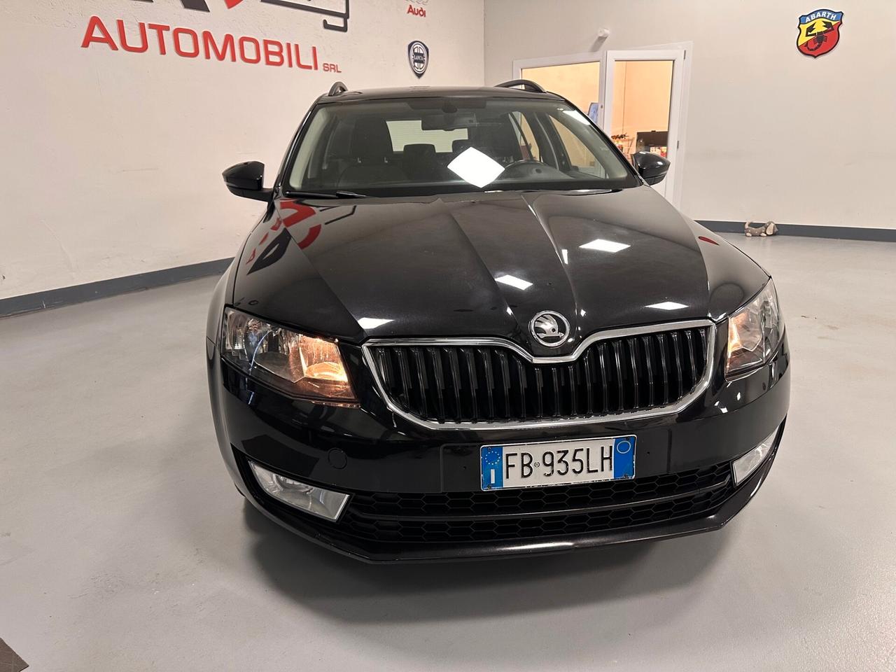 SKODA OCTAVIA 1.6 TDI SW CAMBIO MANUALE