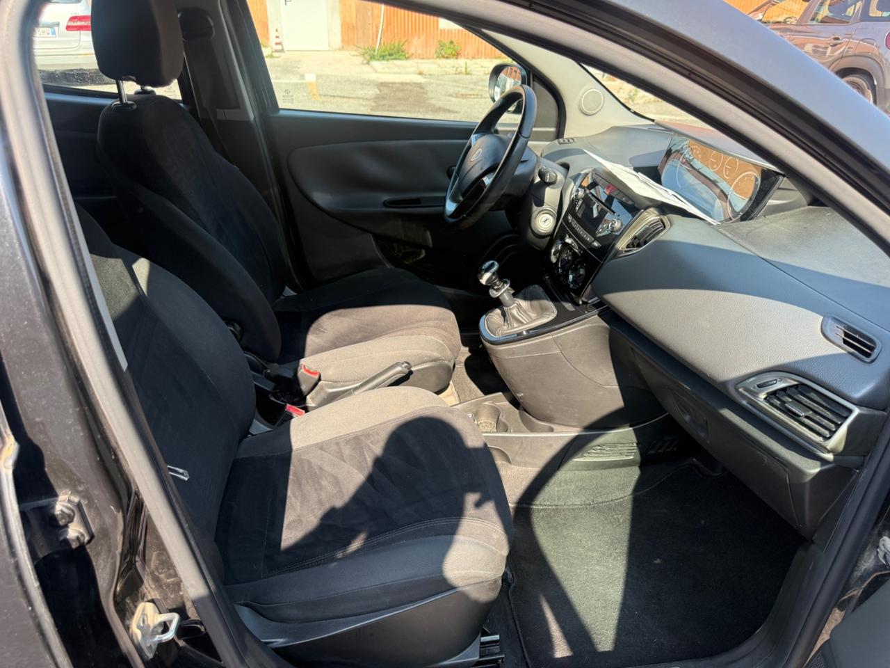 Lancia Ypsilon 1.2 69 CV 5 porte Gold