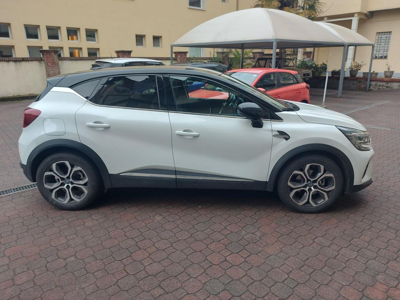 Renault Captur Initiale Paris 160 PLUG-IN **PROMO**