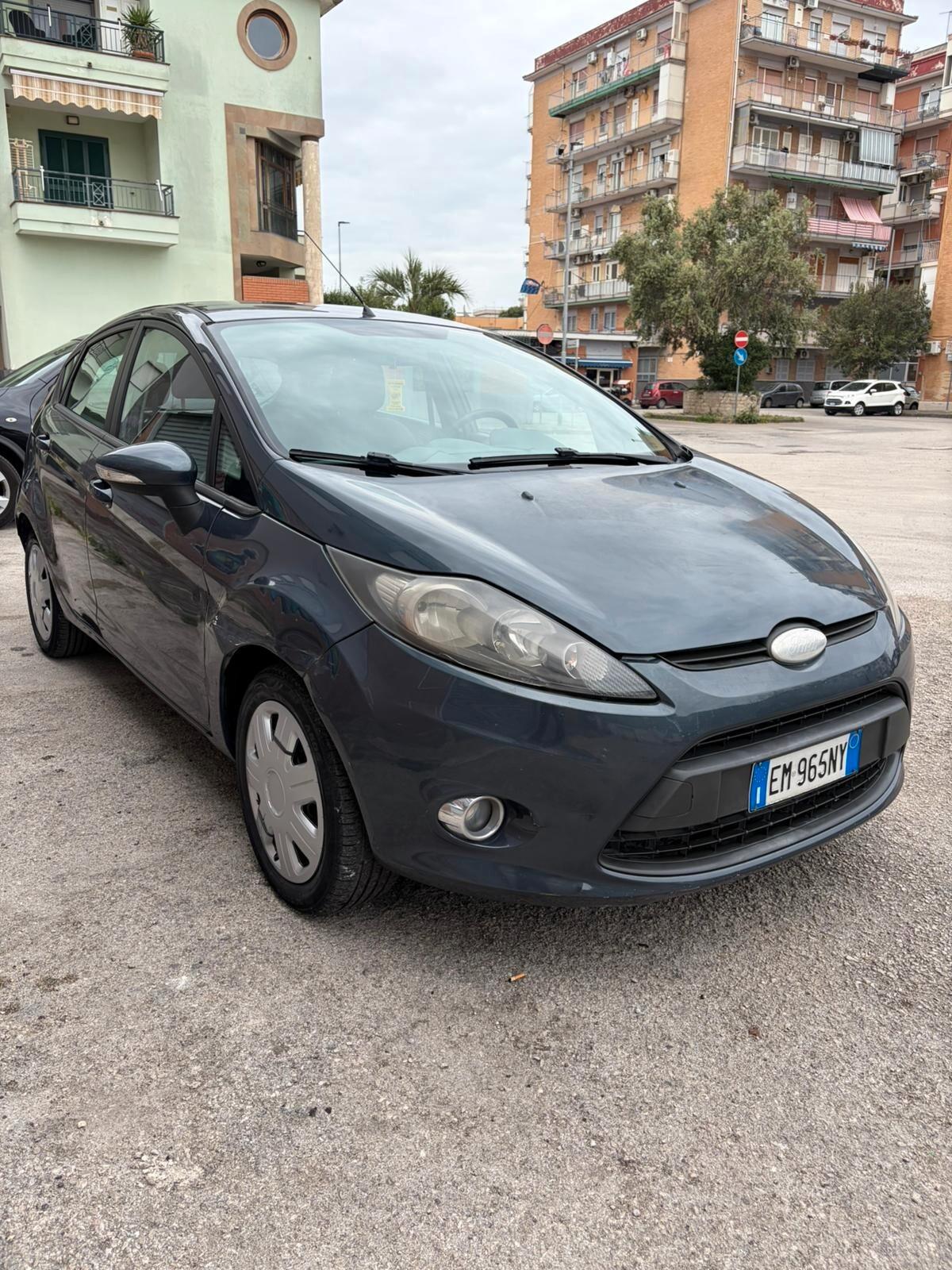 Ford Fiesta 1.2 BENZ/GPL