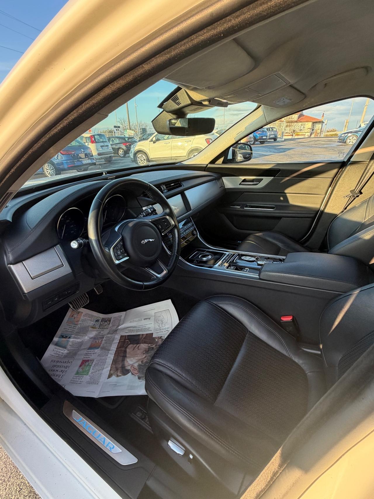 Jaguar XF 2.0 D 180 CV AWD aut. Prestige Business Edition