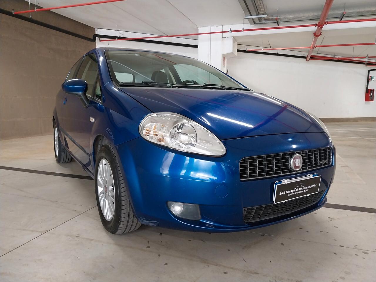 Fiat Grande Punto 1.3 MJT 90 CV 3 porte Emotion - ok neopatentati