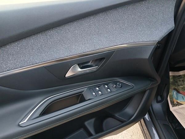 PEUGEOT 3008 1.5 BLUEHDi 130 CV EAT8 ALLURE PACK