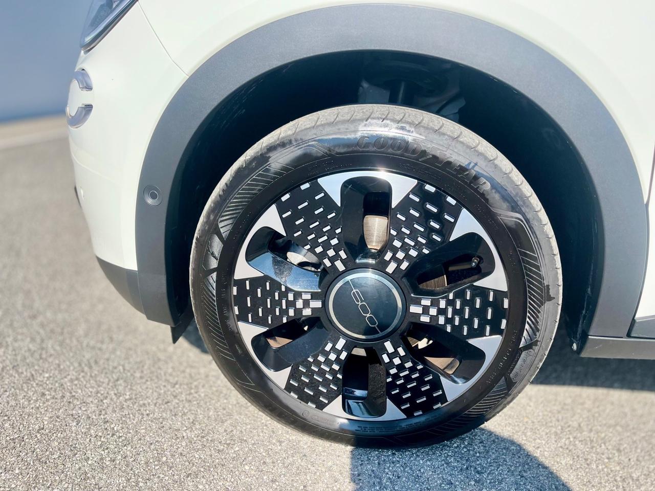 Fiat 600 Hybrid 136 CV DCT MHEV La Prima