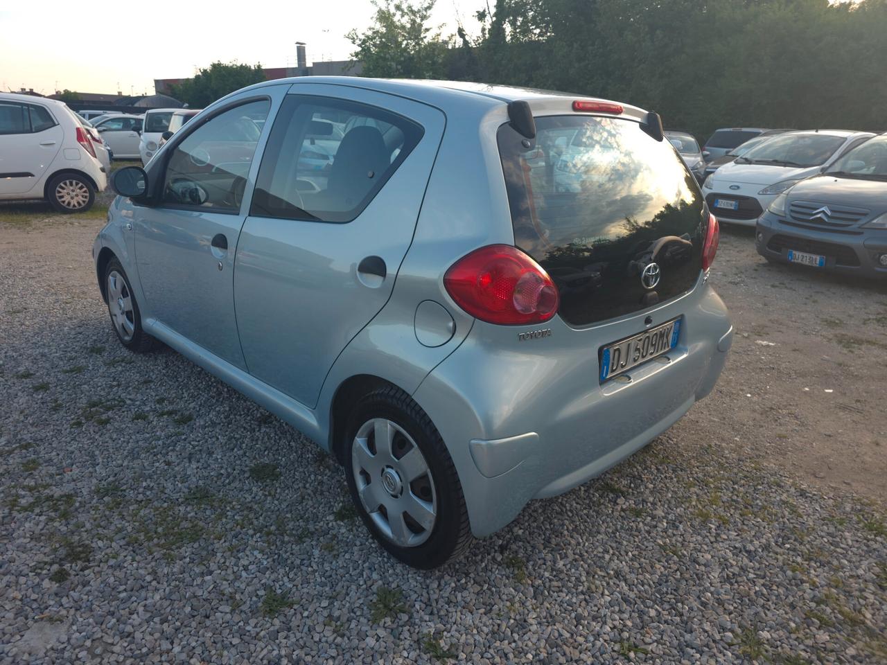 Toyota Aygo 1.0 12V VVT-i 5 porte Sol