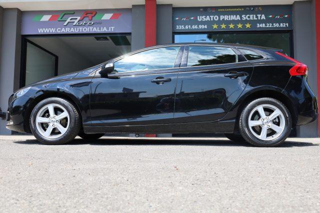 VOLVO V40 D2 2.0d UniPropietario Tagliandata per NEOPATENTAT