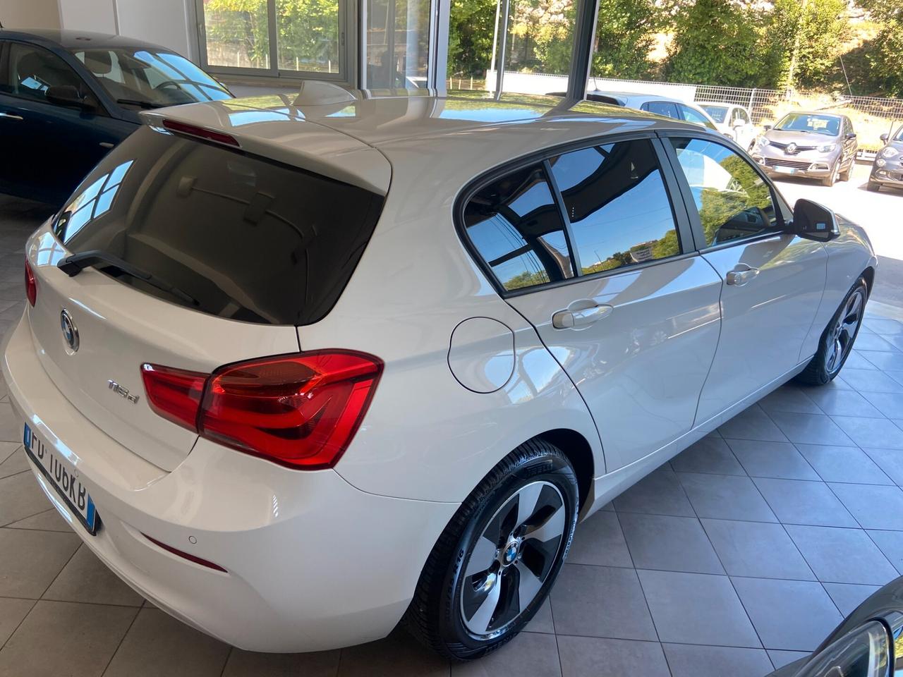 Bmw 116 116d 5p. Urban