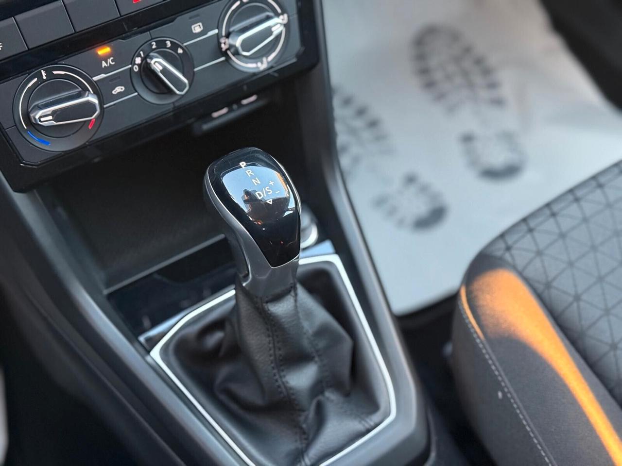 Volkswagen T-Cross 1.0 TSI 110 CV DSG Sport