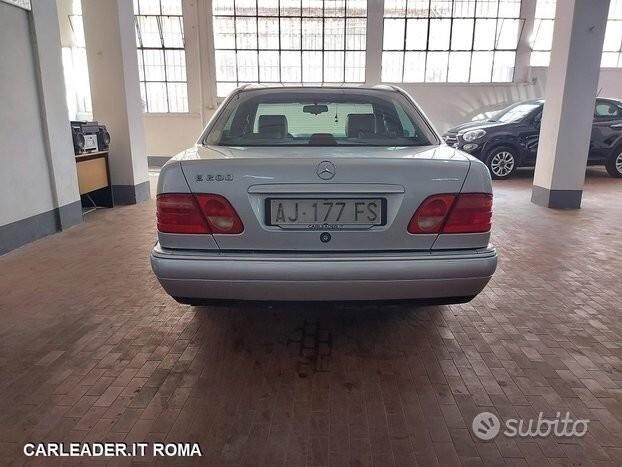 Mercedes e 200 elegance