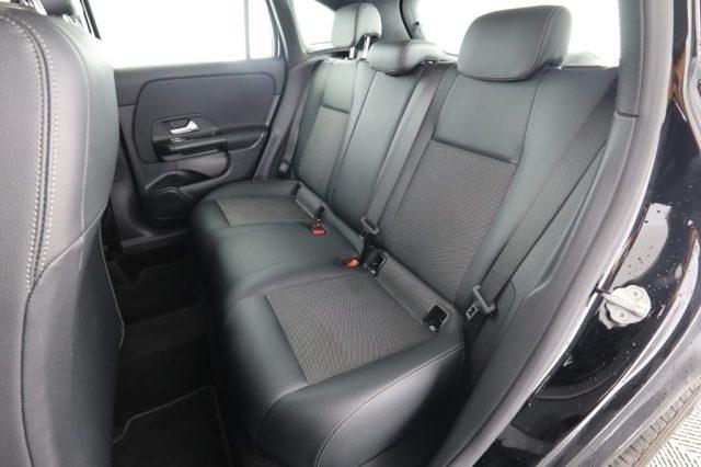 MERCEDES-BENZ CLA sse GLA GLA 180 d Automatic Business