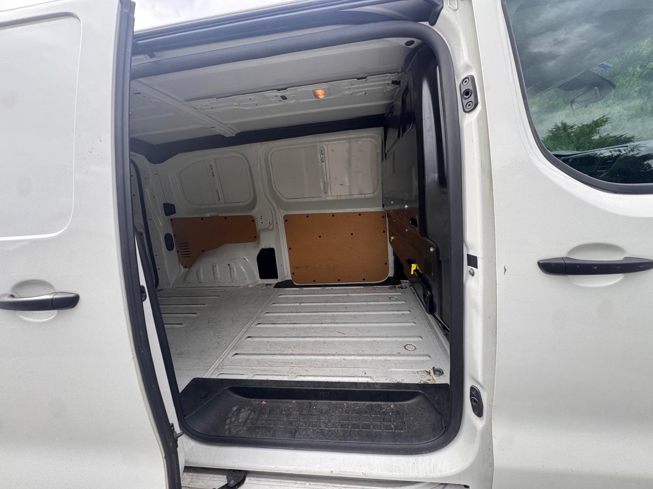 Peugeot Expert BlueHDi 100 PC-TN Combi Compact