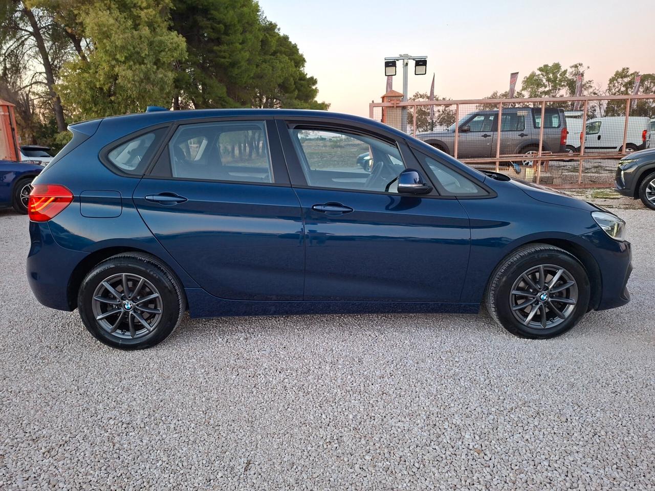 Bmw A. T. 216 d *FULL LED-NAVY-CRUISE*