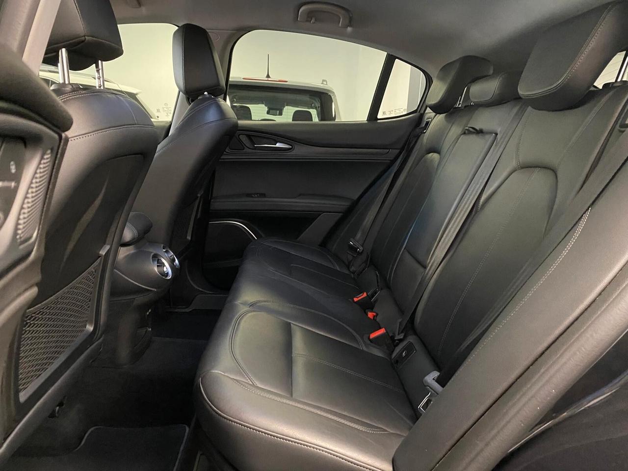 Alfa Romeo Stelvio 2.2 Turbodiesel 180 CV AT8 RWD Business